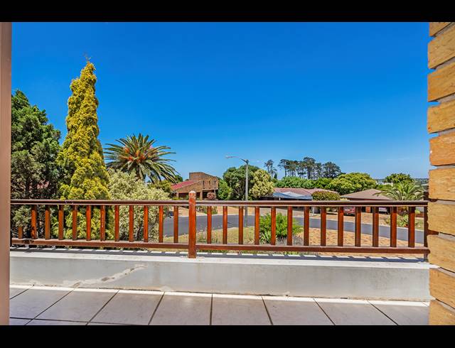 4 BEDROOM FREEHOLD SOLD IN VREDEKLOOF